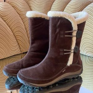 WORN ONCE Merrell Fur trim boots size 10